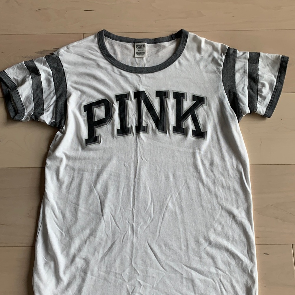 NWOT Victoria’s Secret PINK Short Sleeve Size M